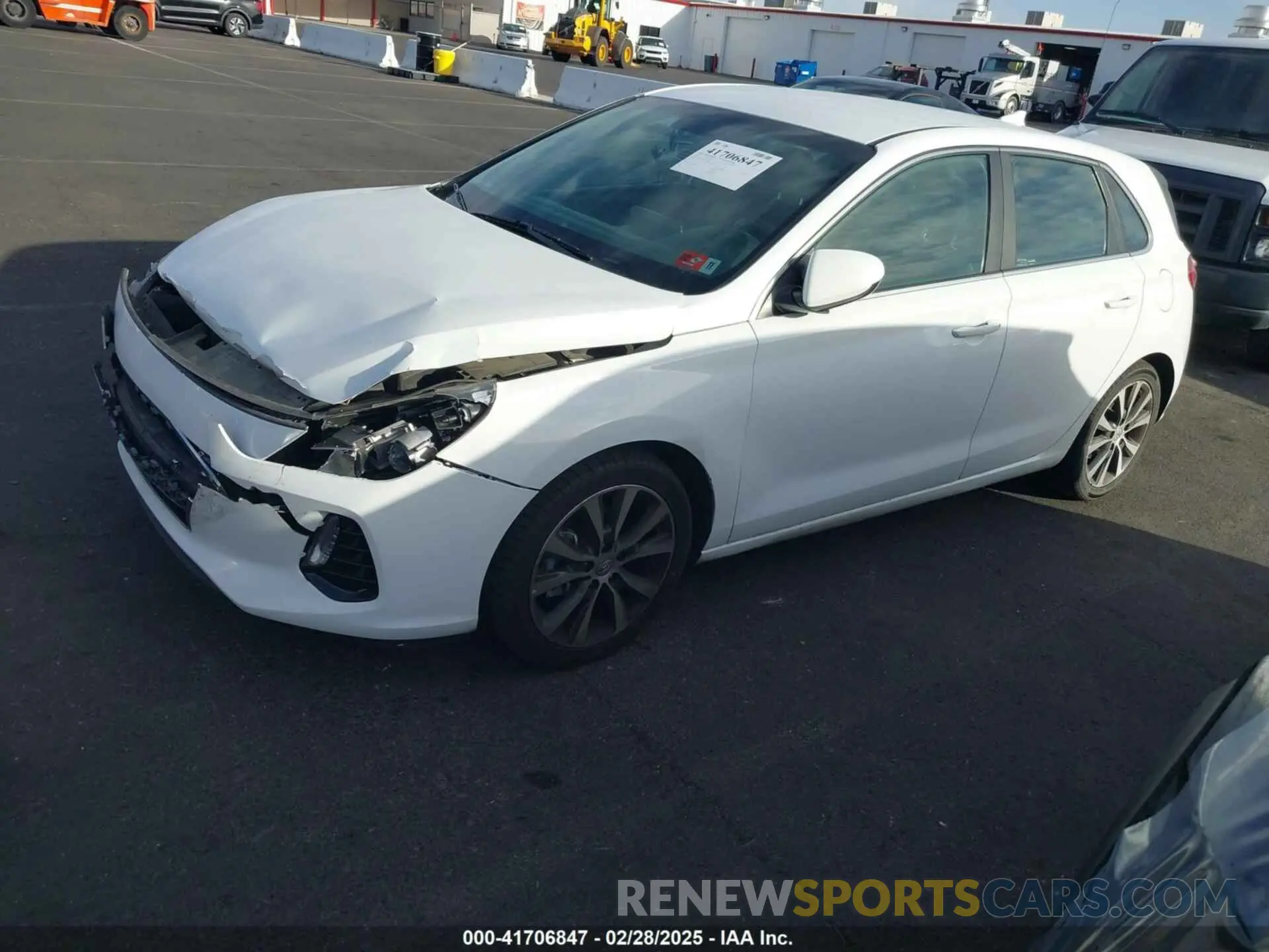 2 fotografías del automóvil dañado KMHH35LE7KU090303 HYUNDAI ELANTRA GT 2019