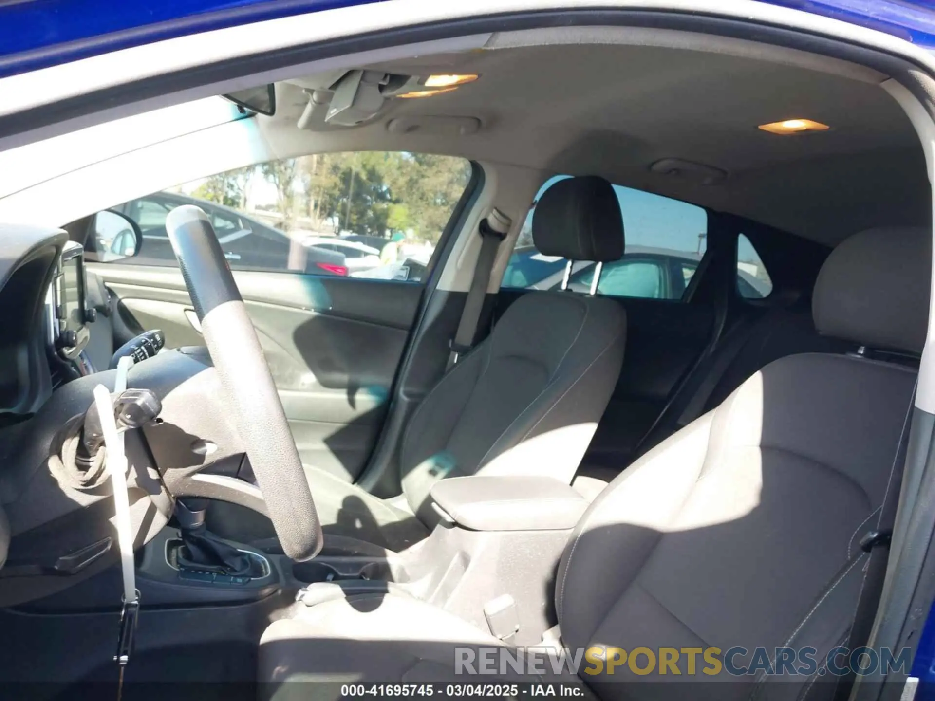 20 fotografías del automóvil dañado KMHH35LE7KU091600 HYUNDAI ELANTRA GT 2019