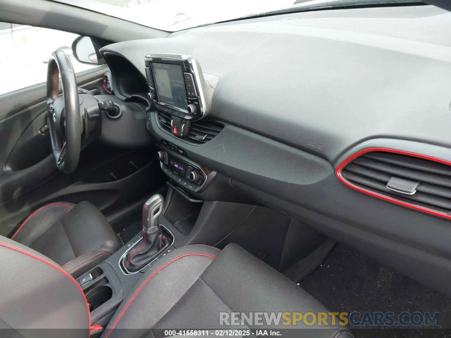 5 fotografías del automóvil dañado KMHH55LC4KU106319 HYUNDAI ELANTRA GT 2019
