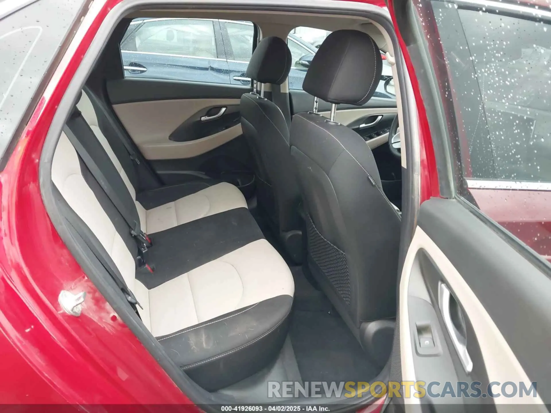 8 fotografías del automóvil dañado KMHH35LE6LU119338 HYUNDAI ELANTRA GT 2020