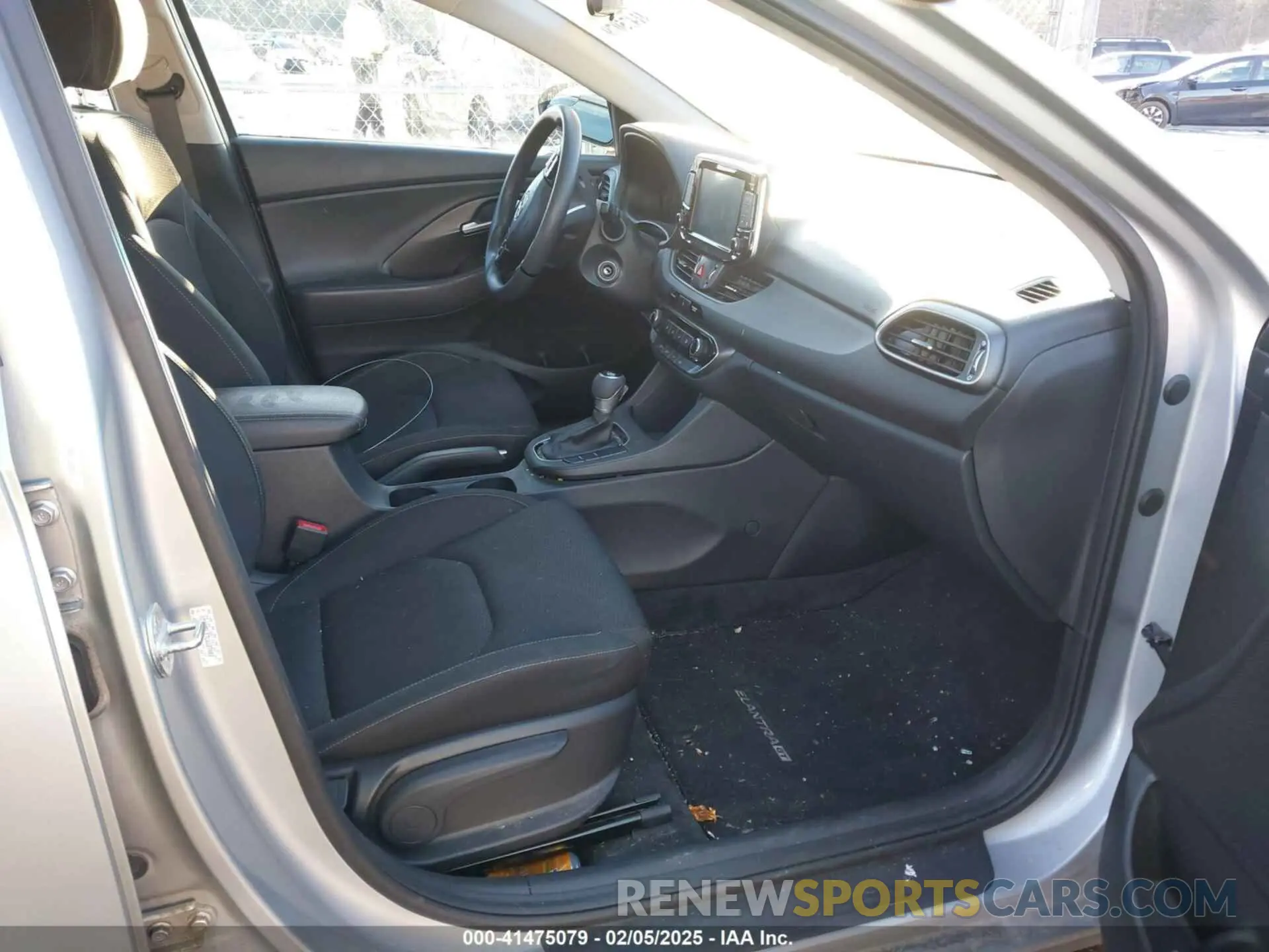 5 fotografías del automóvil dañado KMHH35LE7LU127402 HYUNDAI ELANTRA GT 2020