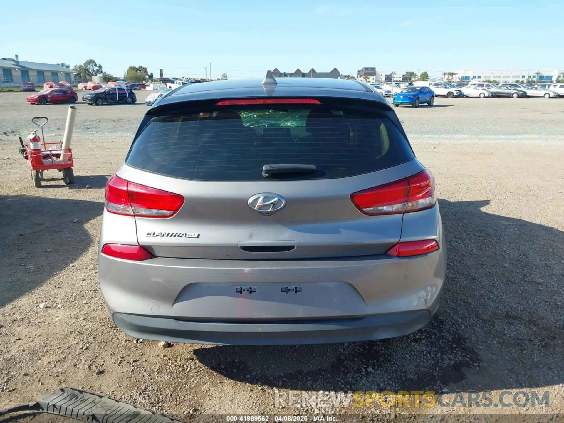 16 fotografías del automóvil dañado KMHH35LE7LU136794 HYUNDAI ELANTRA GT 2020