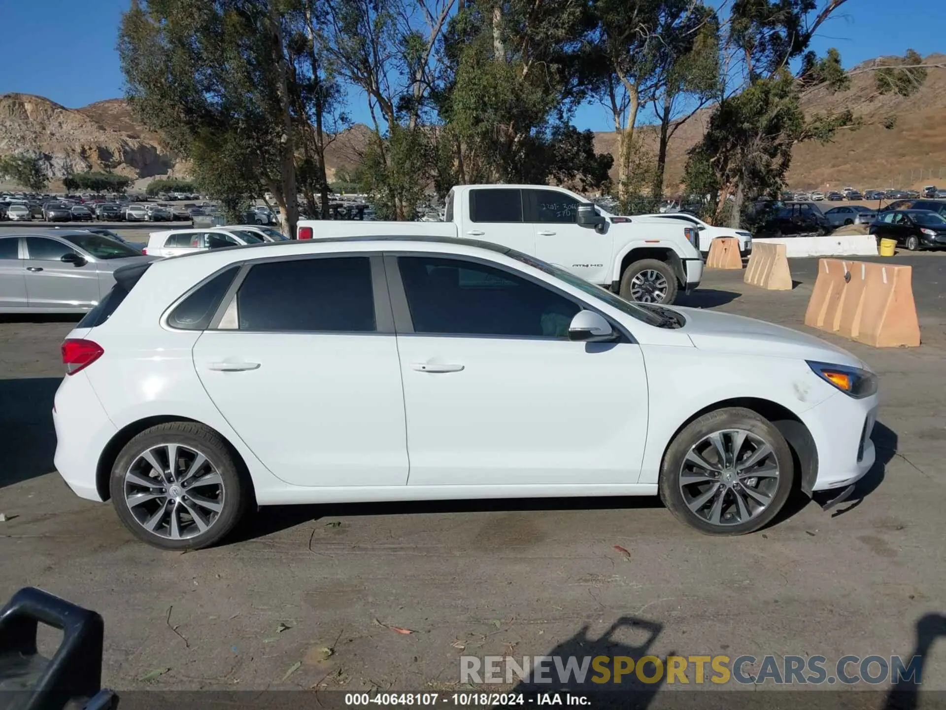13 fotografías del automóvil dañado KMHH35LEXLU136563 HYUNDAI ELANTRA GT 2020