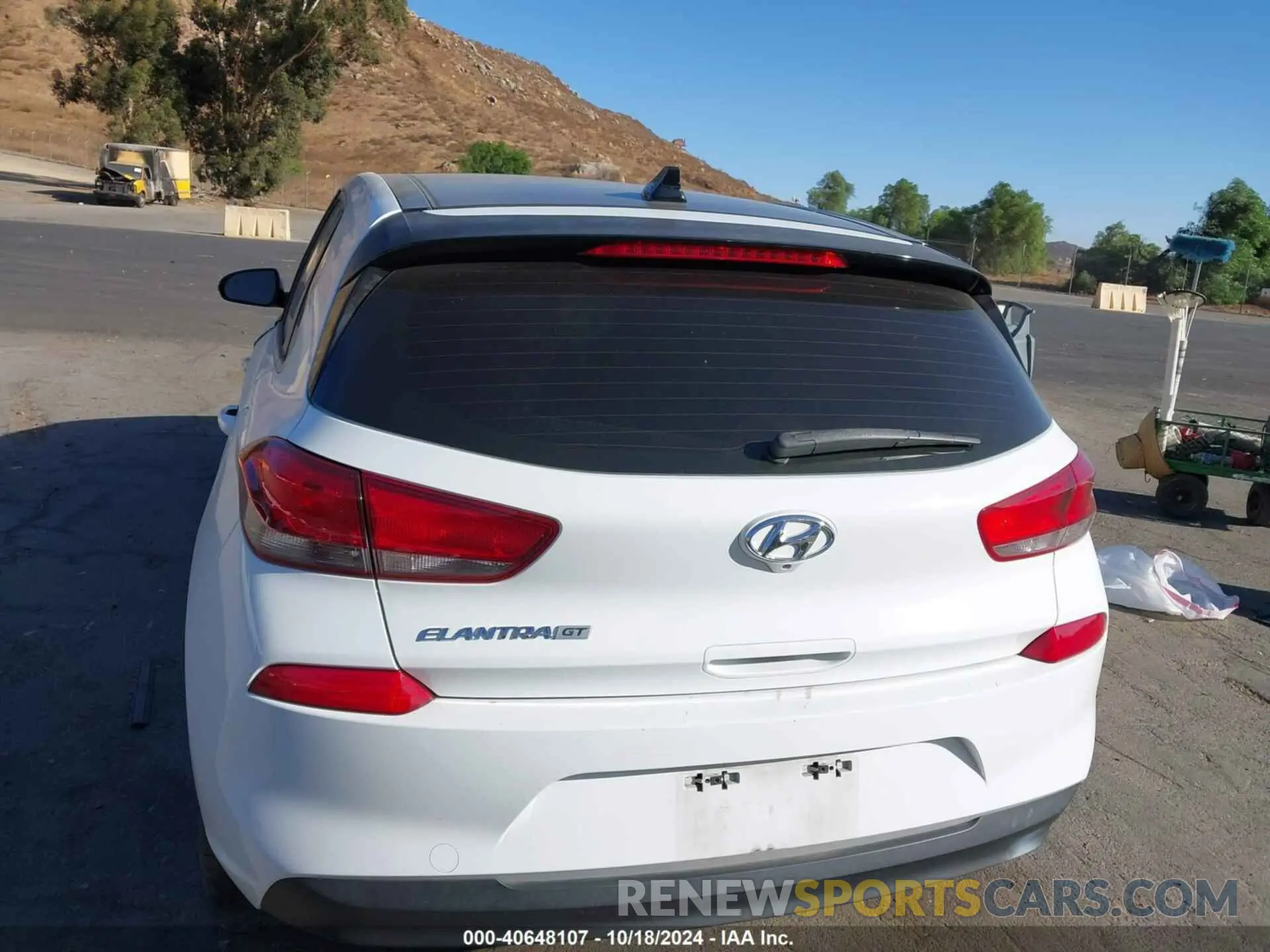 16 fotografías del automóvil dañado KMHH35LEXLU136563 HYUNDAI ELANTRA GT 2020