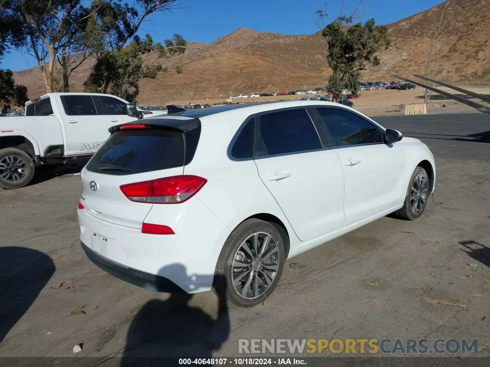 4 fotografías del automóvil dañado KMHH35LEXLU136563 HYUNDAI ELANTRA GT 2020