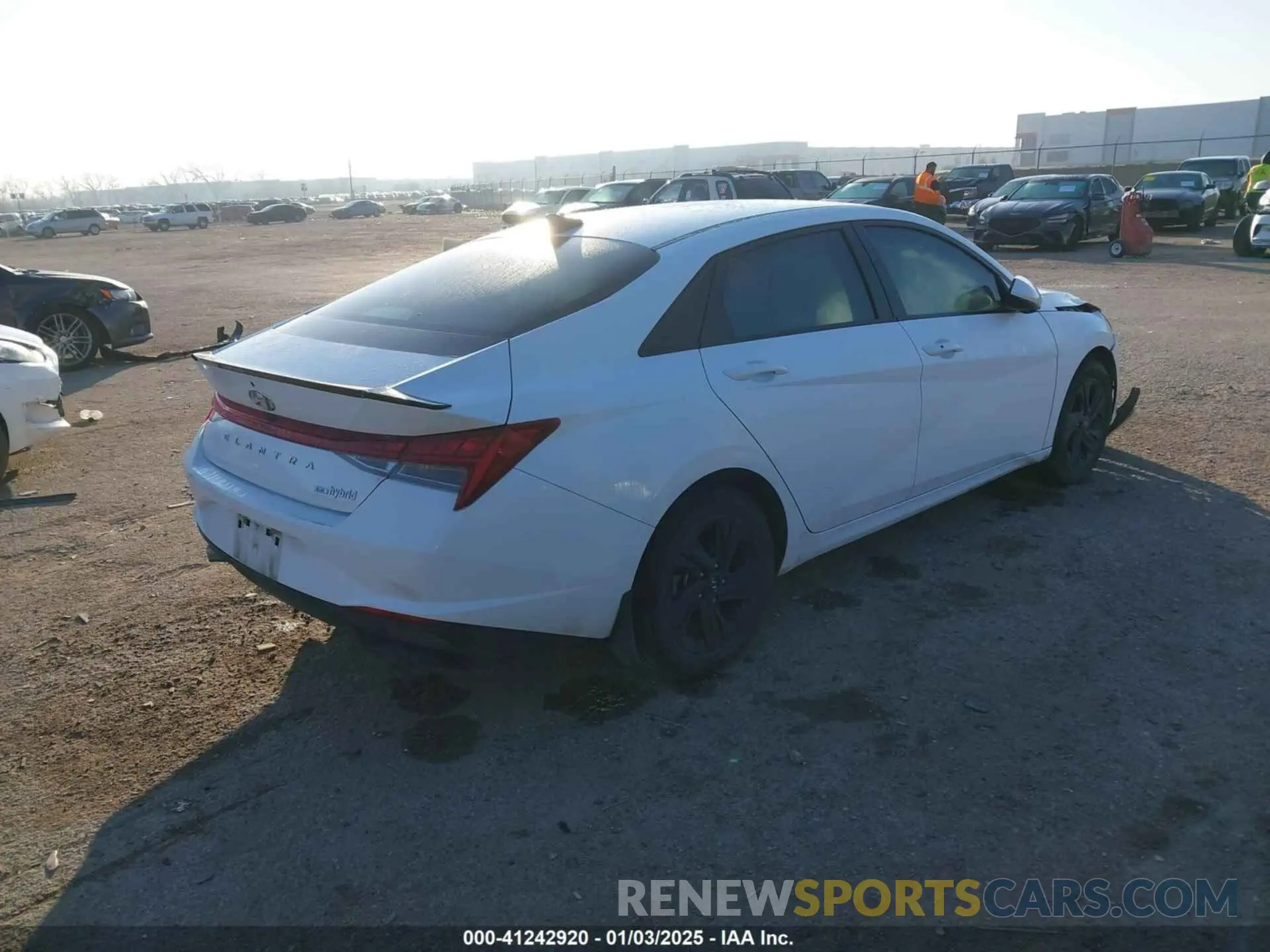 4 fotografías del automóvil dañado KMHLM4AJXNU017349 HYUNDAI ELANTRA HYBRID 2022