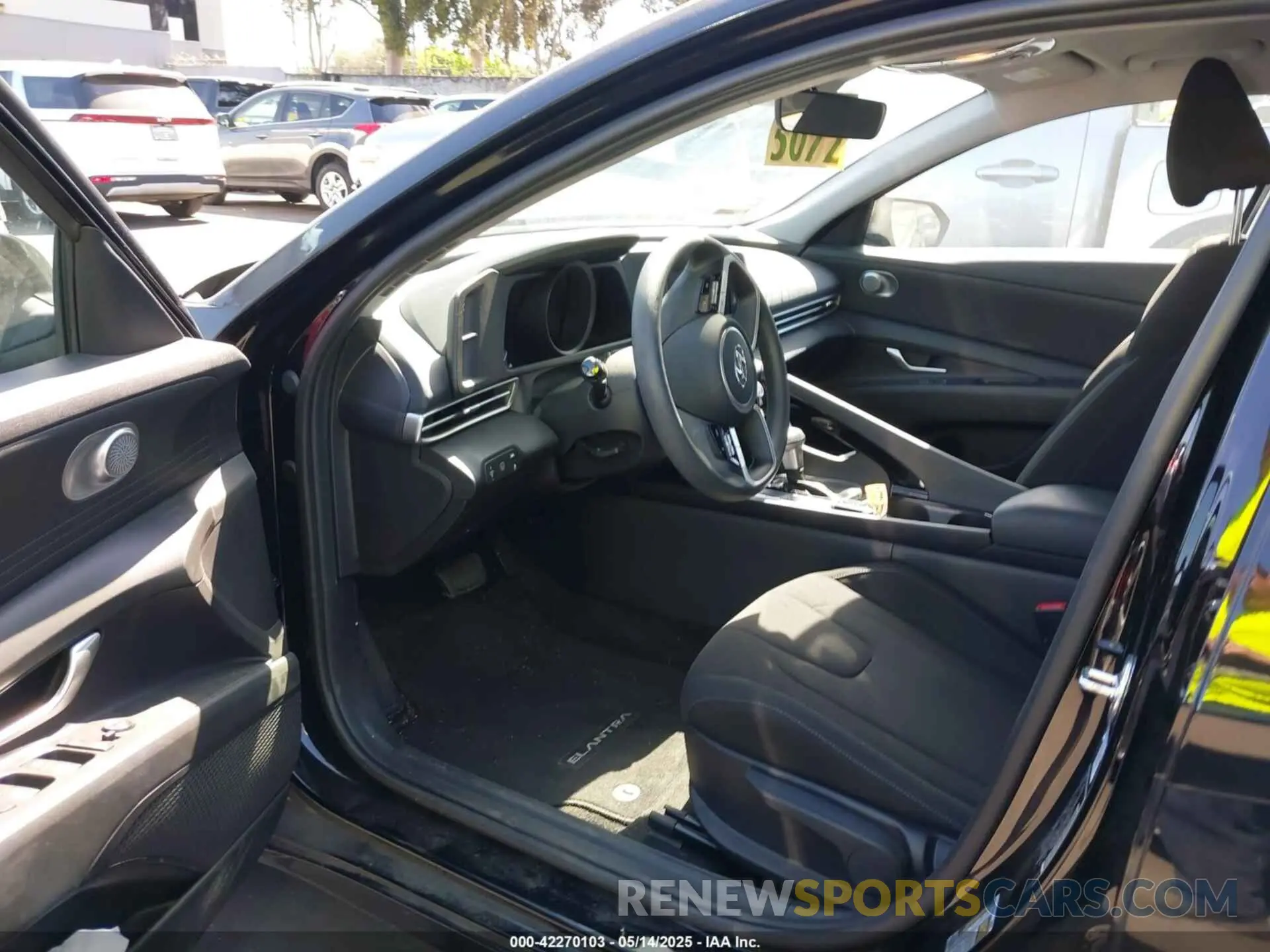 19 fotografías del automóvil dañado KMHLM4AJ2PU044547 HYUNDAI ELANTRA HYBRID 2023