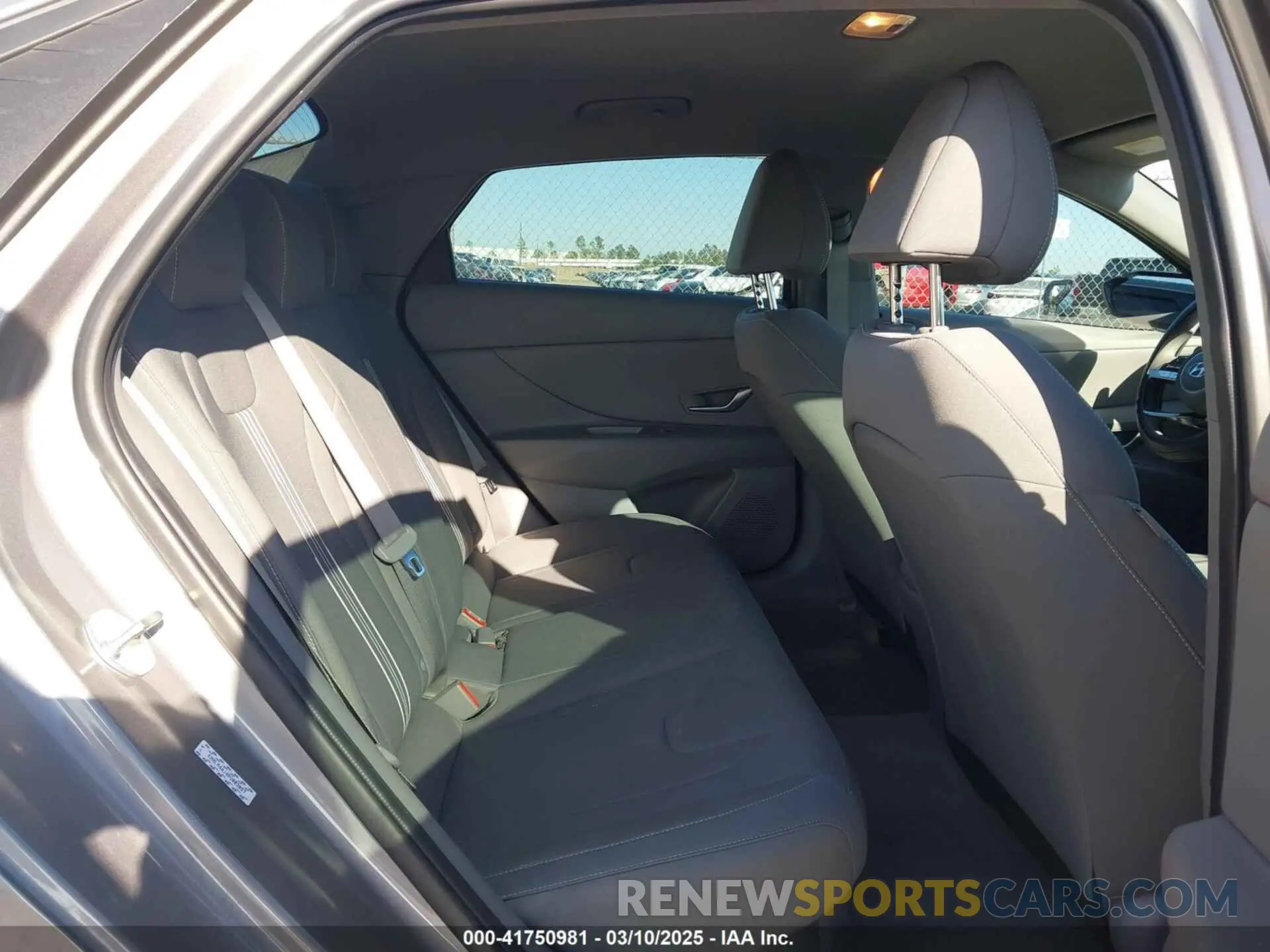 8 fotografías del automóvil dañado KMHLM4AJ4PU083057 HYUNDAI ELANTRA HYBRID 2023