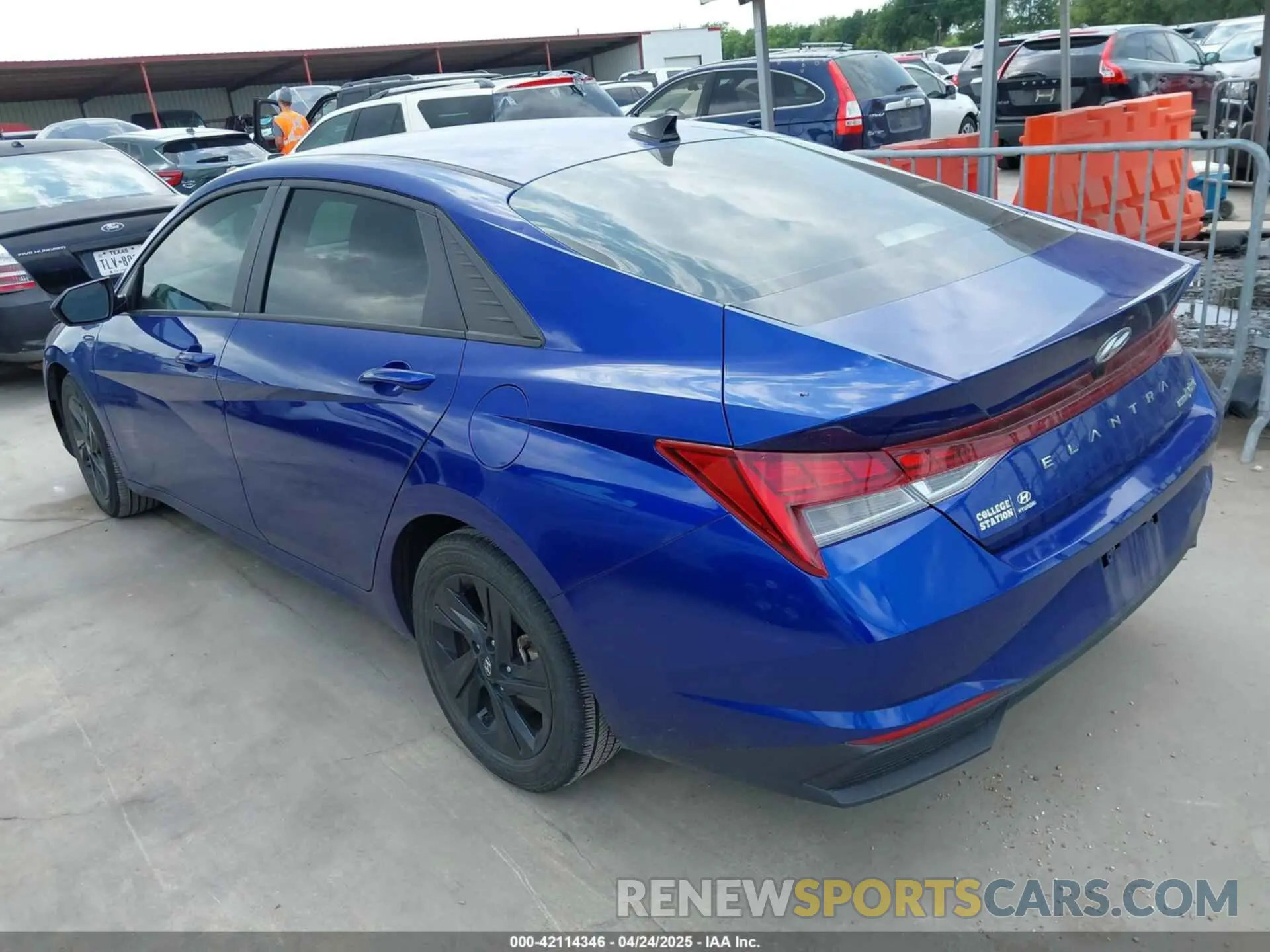 3 fotografías del automóvil dañado KMHLM4AJ8PU033326 HYUNDAI ELANTRA HYBRID 2023