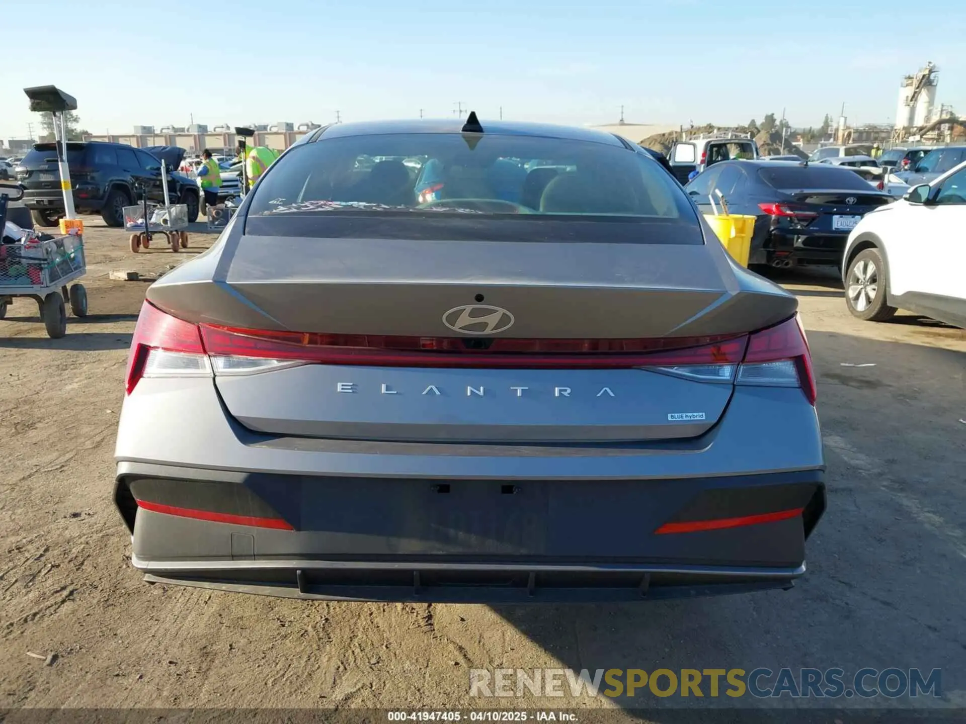 16 fotografías del automóvil dañado KMHLM4DJ0RU103156 HYUNDAI ELANTRA HYBRID 2024