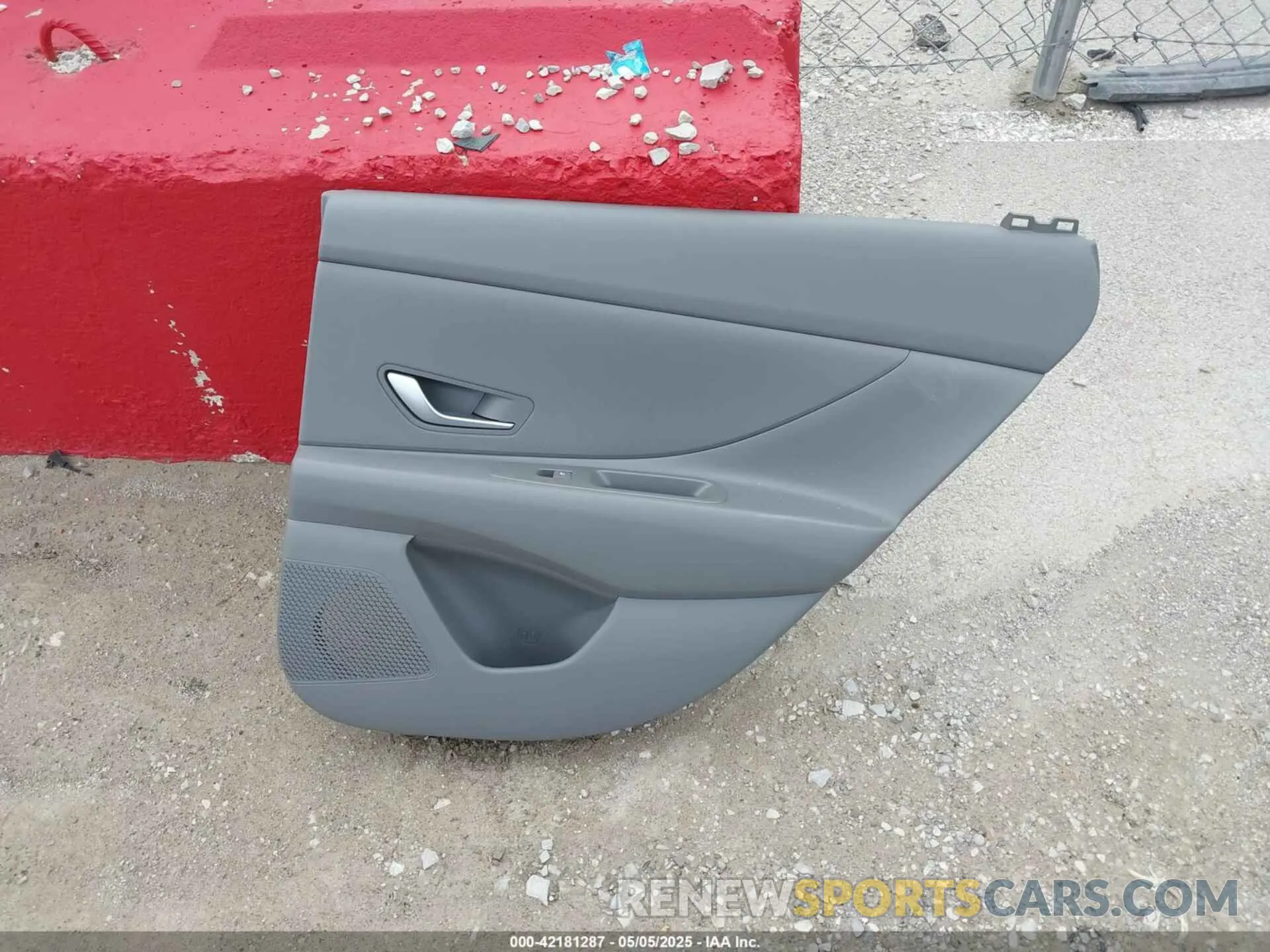 12 fotografías del automóvil dañado KMHLM4DJ8RU116768 HYUNDAI ELANTRA HYBRID 2024