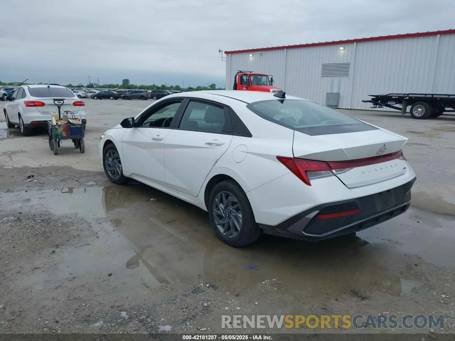 3 fotografías del automóvil dañado KMHLM4DJ8RU116768 HYUNDAI ELANTRA HYBRID 2024