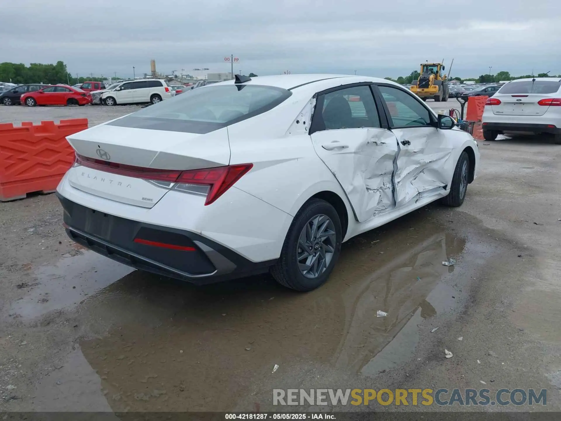 4 fotografías del automóvil dañado KMHLM4DJ8RU116768 HYUNDAI ELANTRA HYBRID 2024