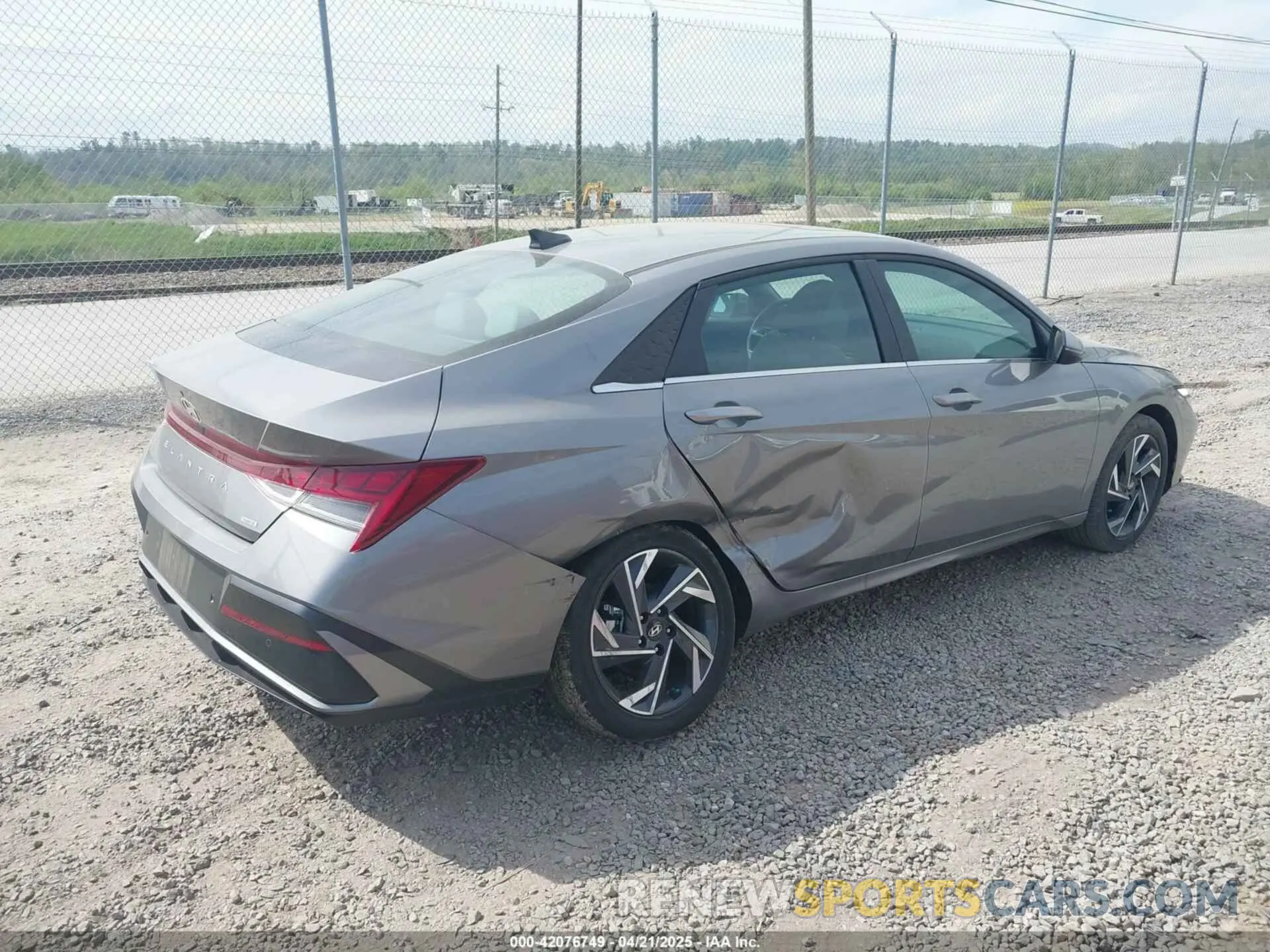4 fotografías del automóvil dañado KMHLN4DJ0RU118270 HYUNDAI ELANTRA HYBRID 2024