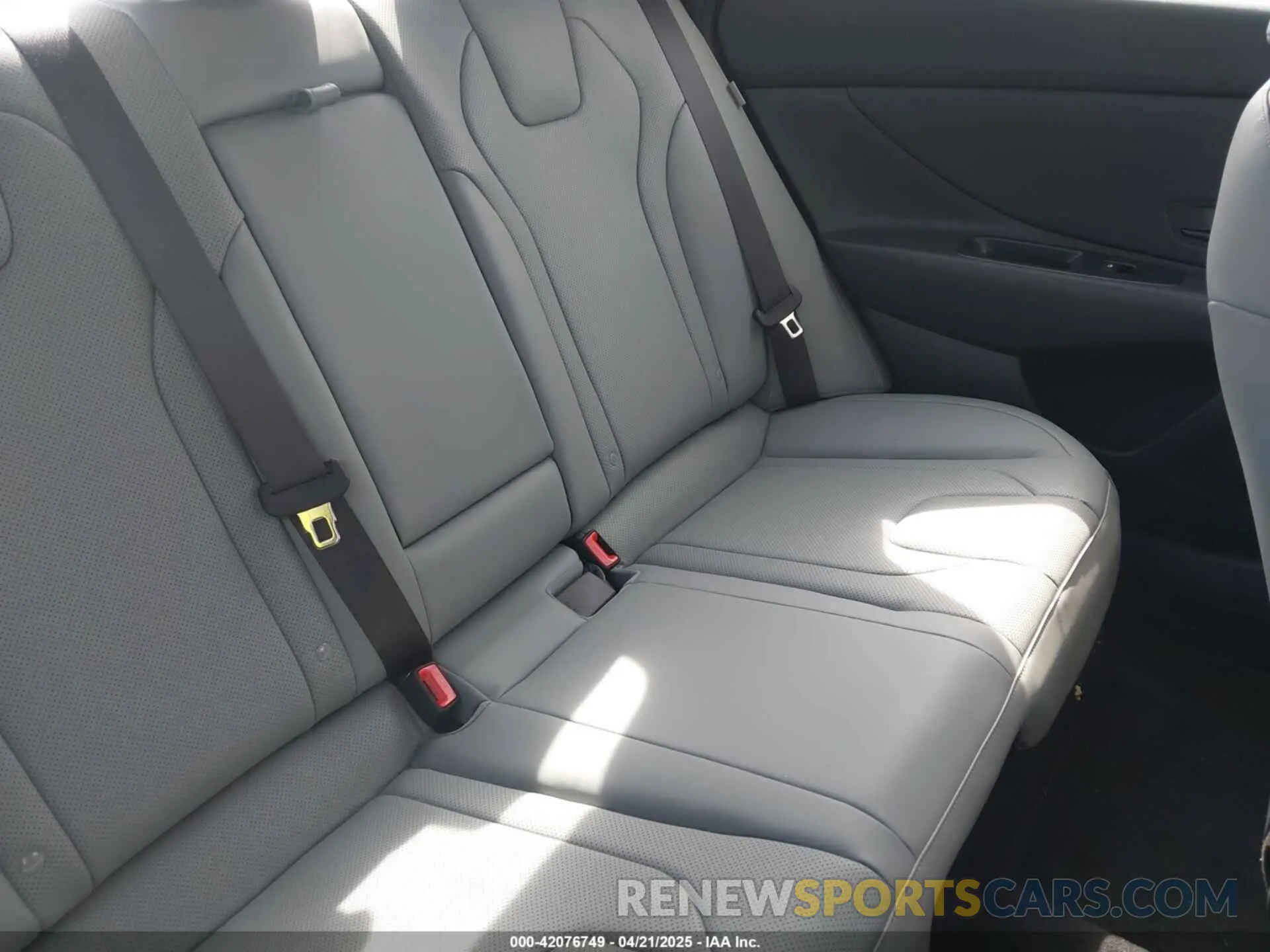8 fotografías del automóvil dañado KMHLN4DJ0RU118270 HYUNDAI ELANTRA HYBRID 2024