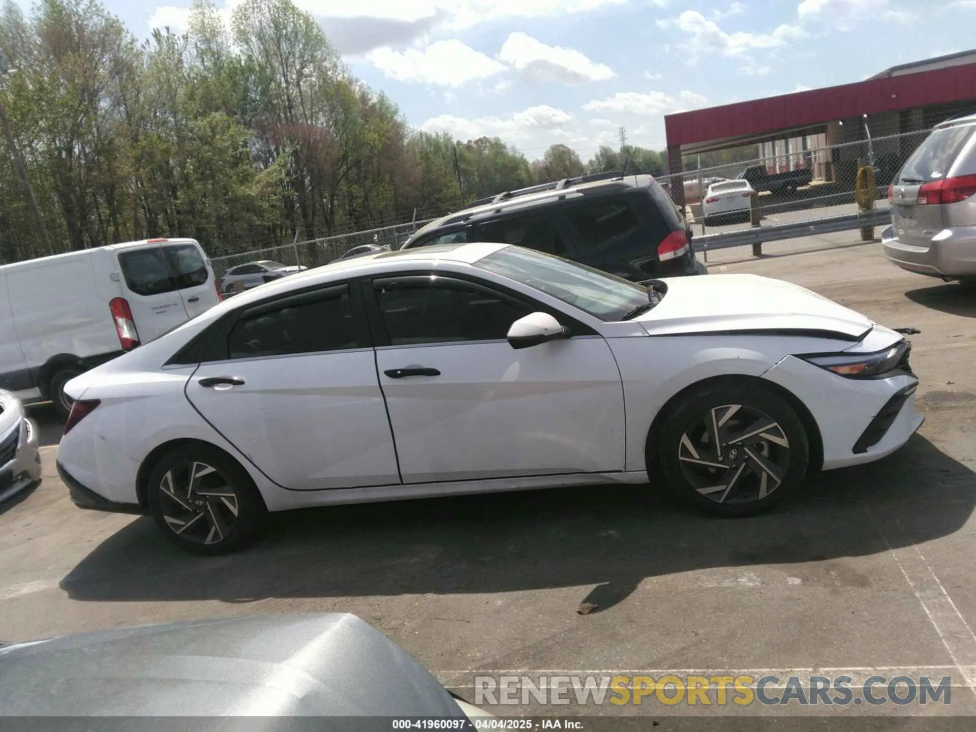 13 fotografías del automóvil dañado KMHLN4DJ4RU093132 HYUNDAI ELANTRA HYBRID 2024