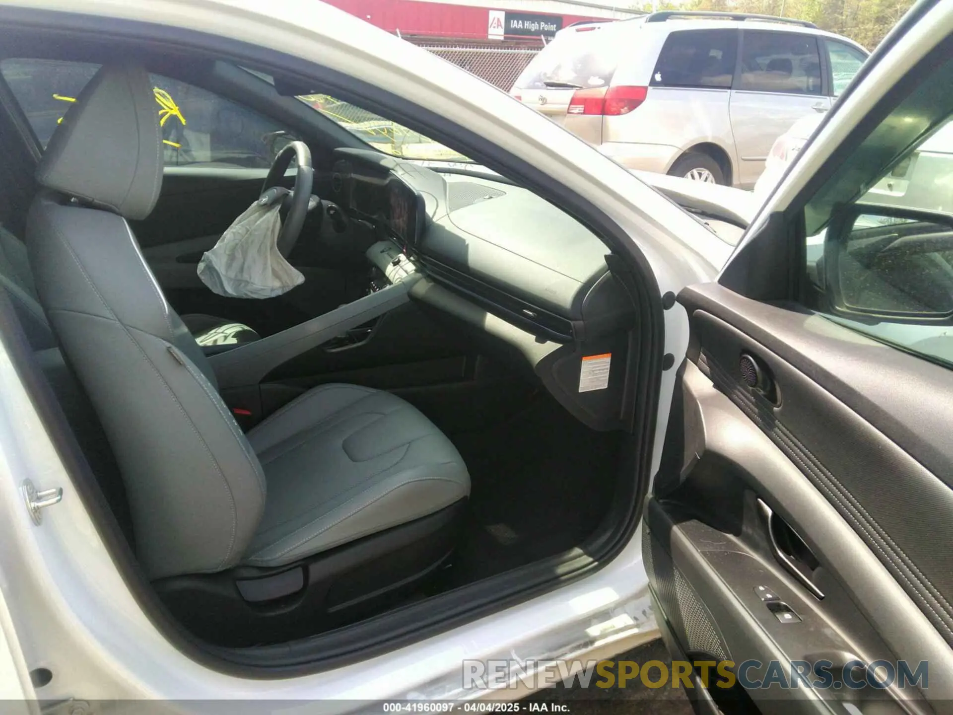 5 fotografías del automóvil dañado KMHLN4DJ4RU093132 HYUNDAI ELANTRA HYBRID 2024