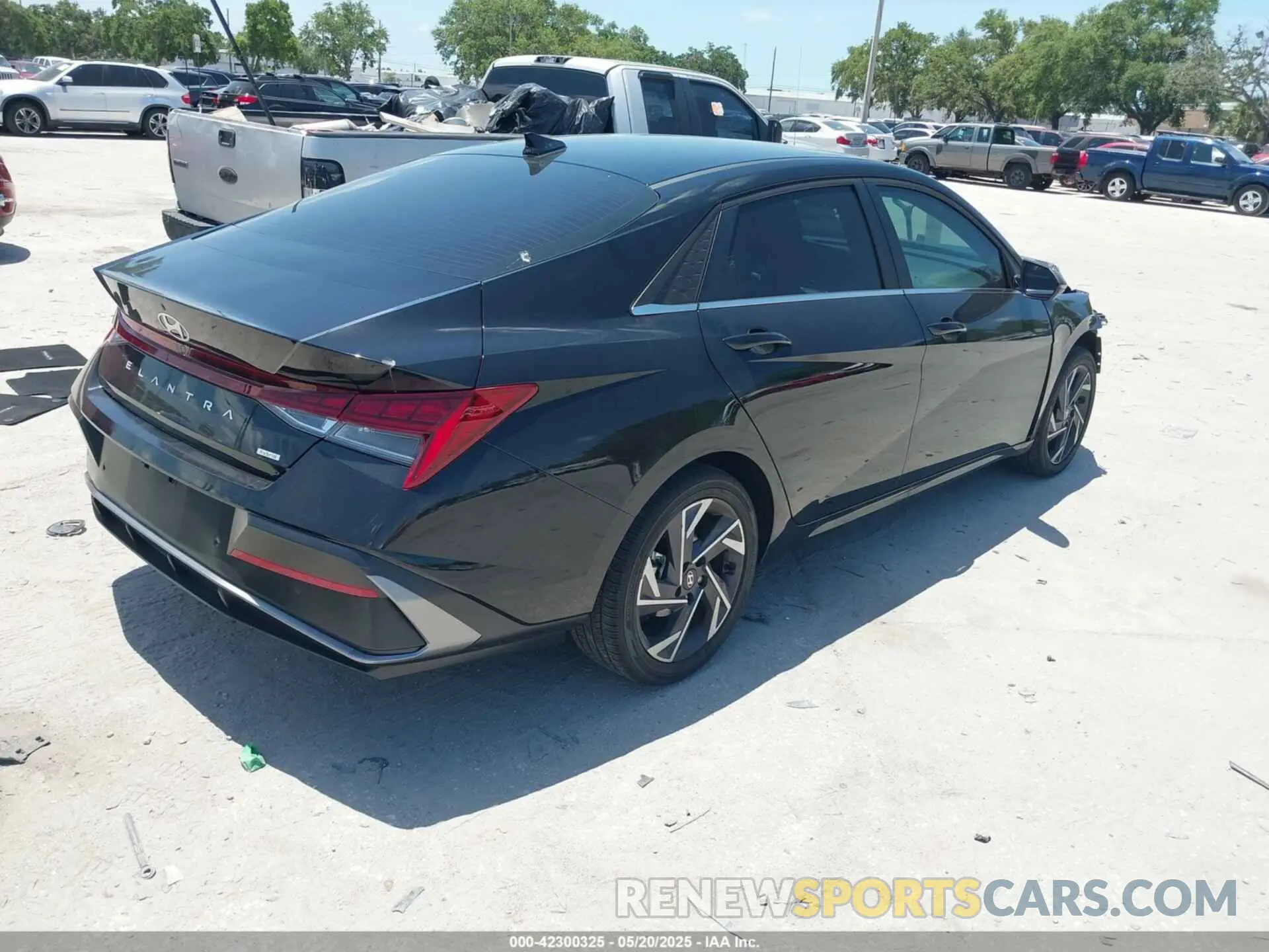 4 fotografías del automóvil dañado KMHLN4DJ7RU107105 HYUNDAI ELANTRA HYBRID 2024