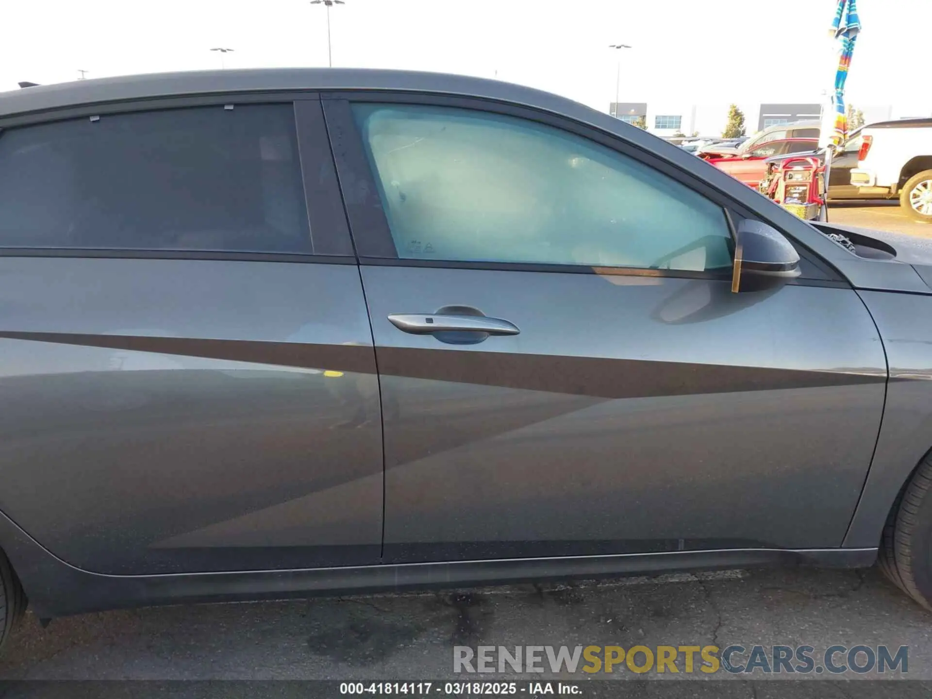 14 fotografías del automóvil dañado KMHLM4DJ9SU131219 HYUNDAI ELANTRA HYBRID 2025