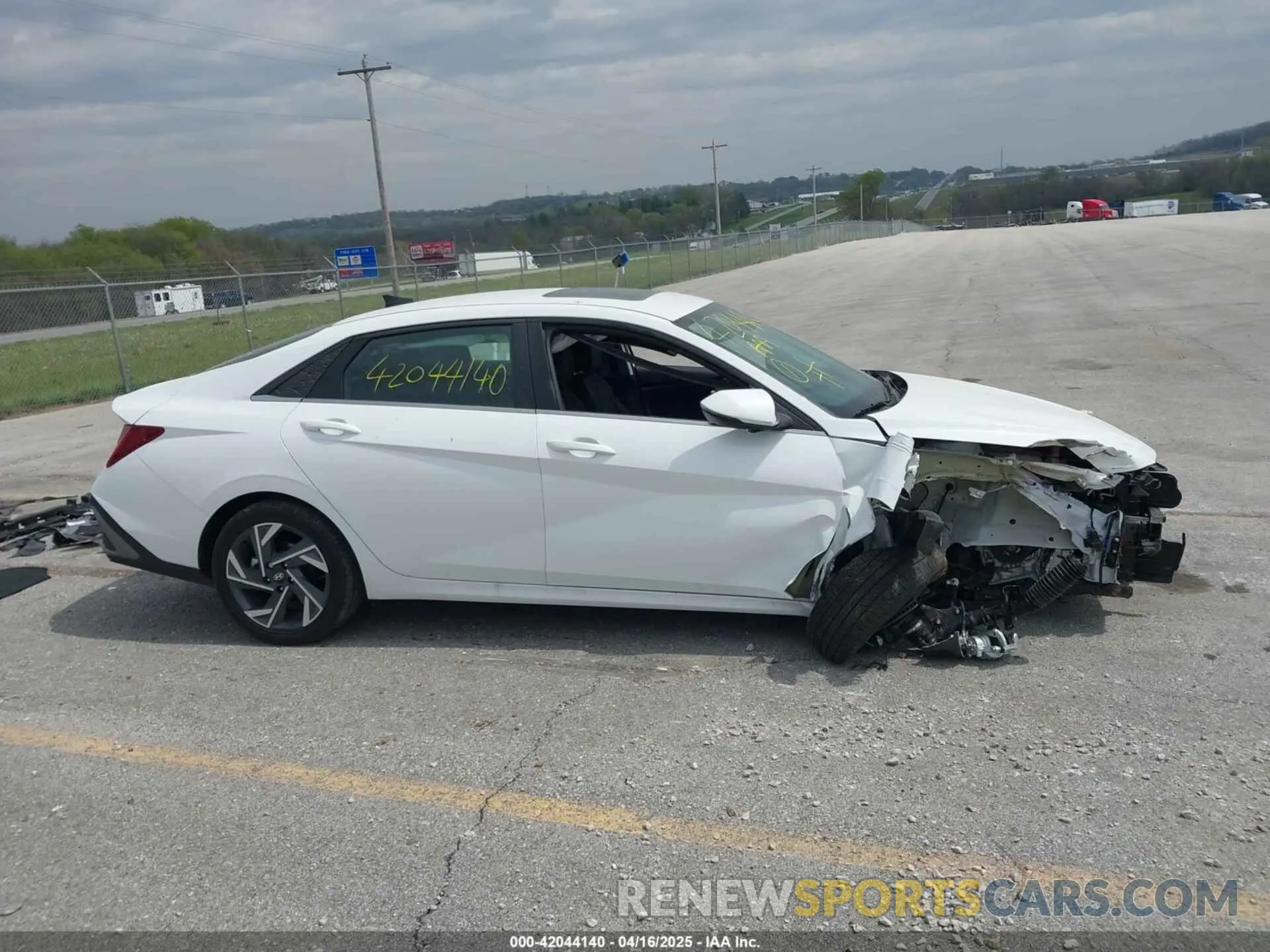 14 fotografías del automóvil dañado KMHLN4DJ5SU134793 HYUNDAI ELANTRA HYBRID 2025