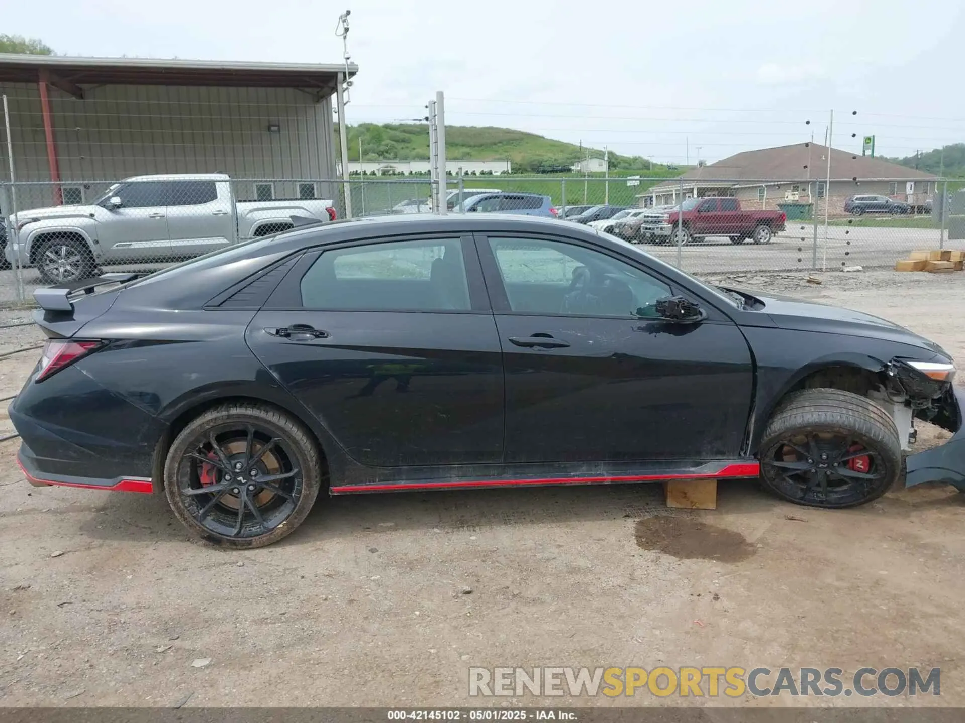 13 fotografías del automóvil dañado KMHLW4DK7SU026830 HYUNDAI ELANTRA N 2025