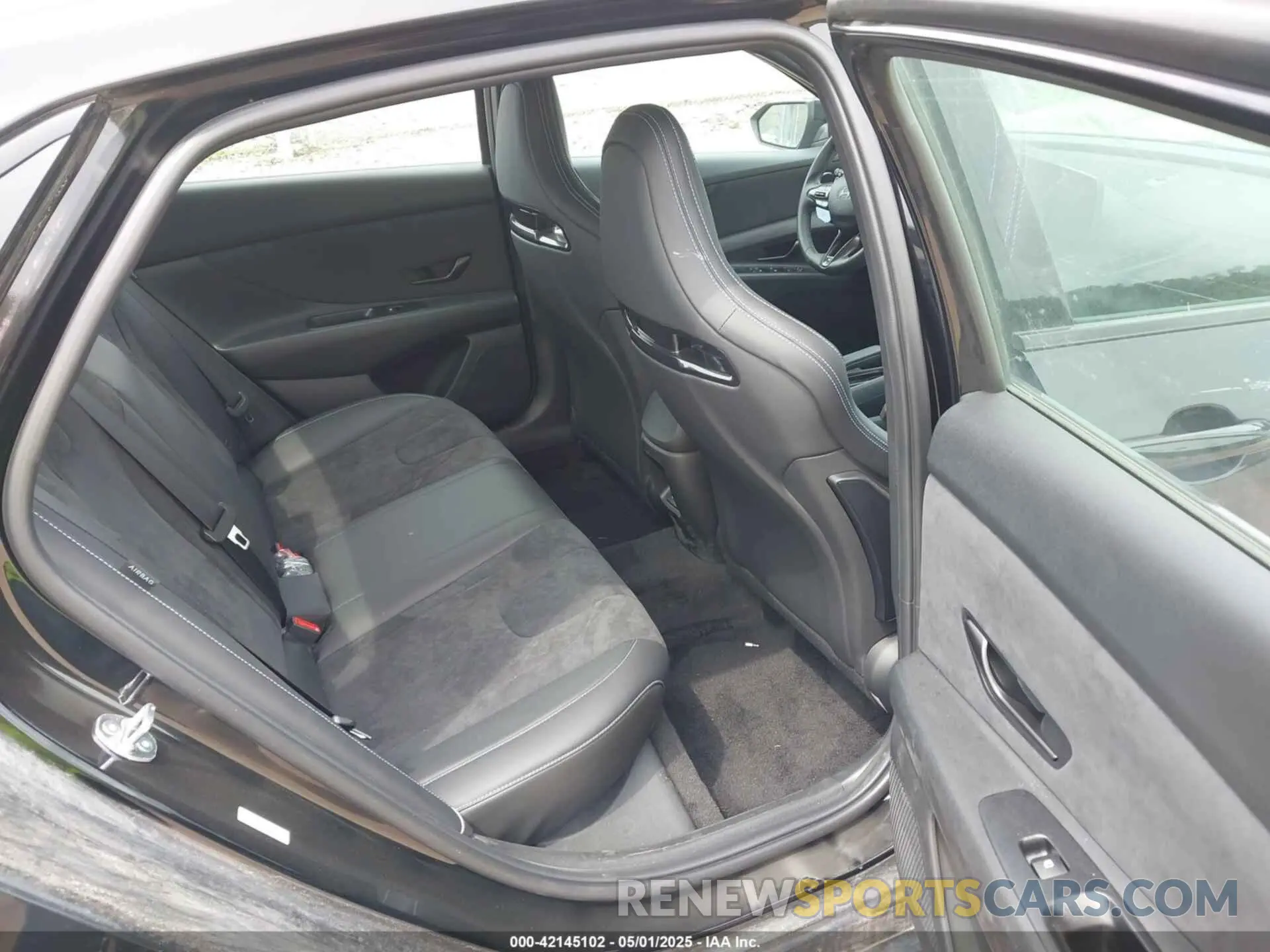 8 fotografías del automóvil dañado KMHLW4DK7SU026830 HYUNDAI ELANTRA N 2025