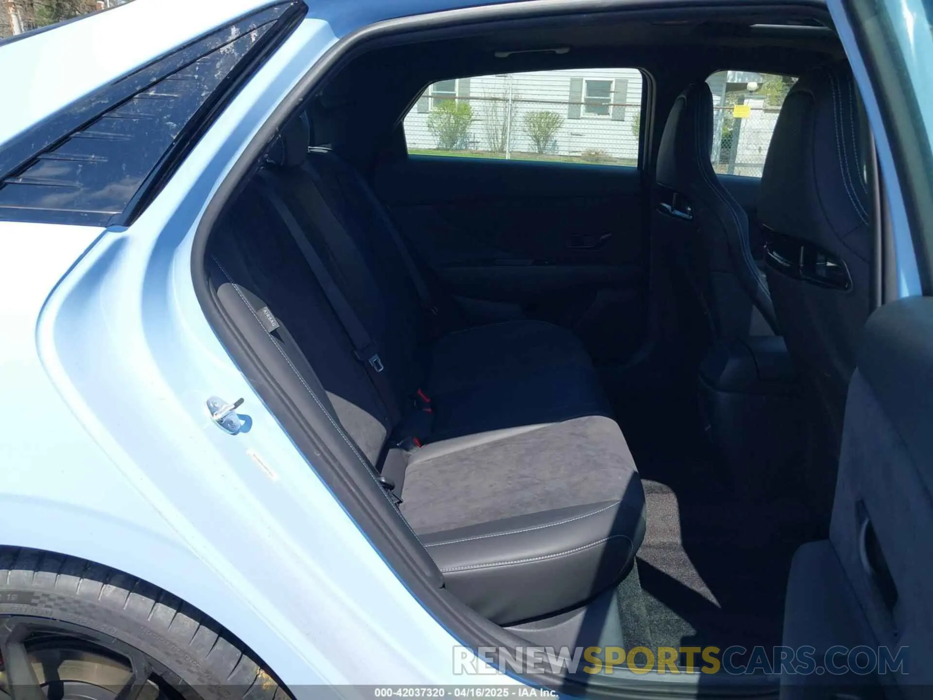 8 fotografías del automóvil dañado KMHLW4DK9SU027798 HYUNDAI ELANTRA N 2025