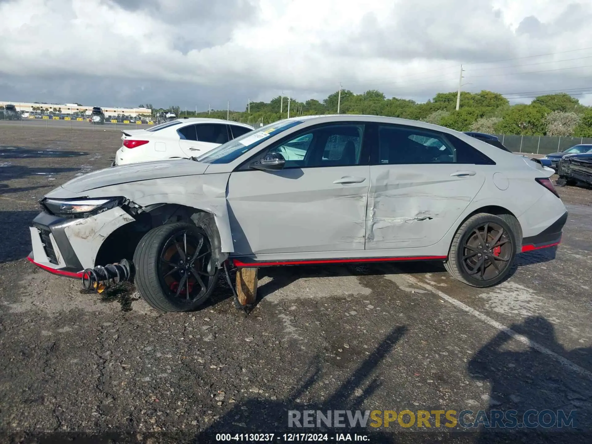 14 fotografías del automóvil dañado KMHLW4DKXSU023713 HYUNDAI ELANTRA N 2025