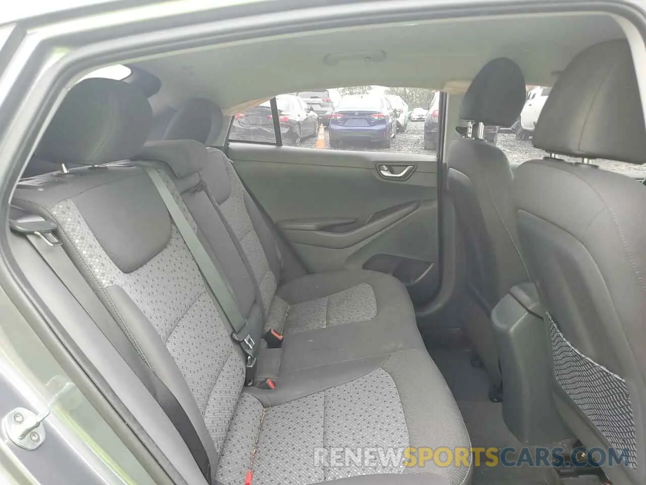 10 fotografías del automóvil dañado KMHC75LC4HU020456 HYUNDAI IONIQ 2017