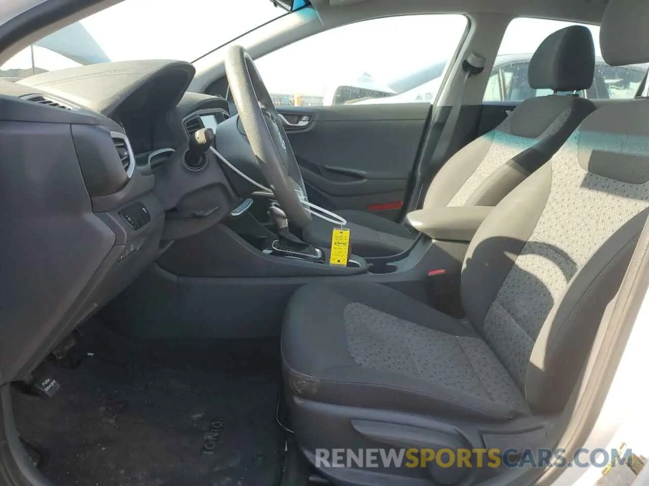 7 fotografías del automóvil dañado KMHC65LC0KU160188 HYUNDAI IONIQ 2019