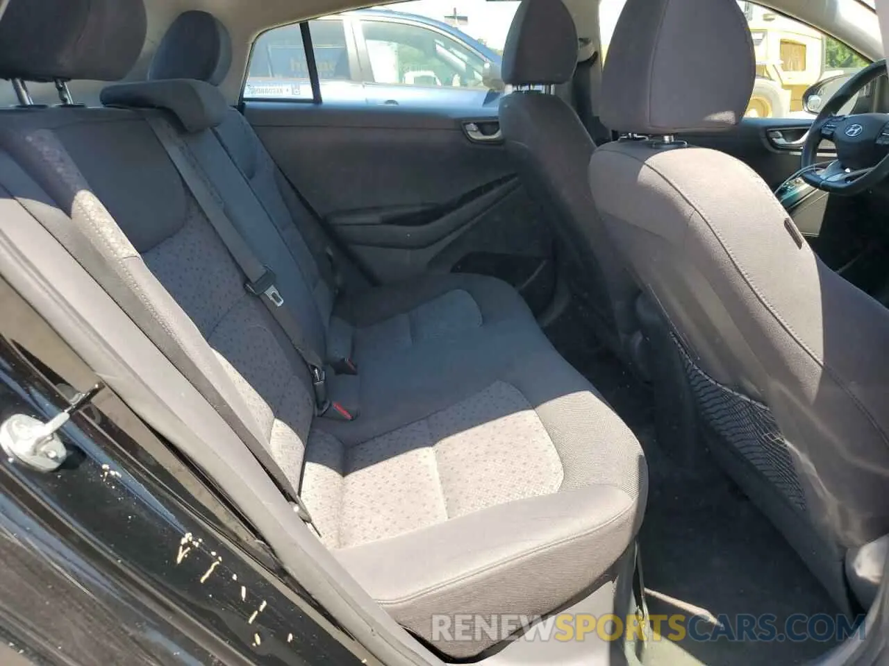10 fotografías del automóvil dañado KMHC65LC2KU168986 HYUNDAI IONIQ 2019