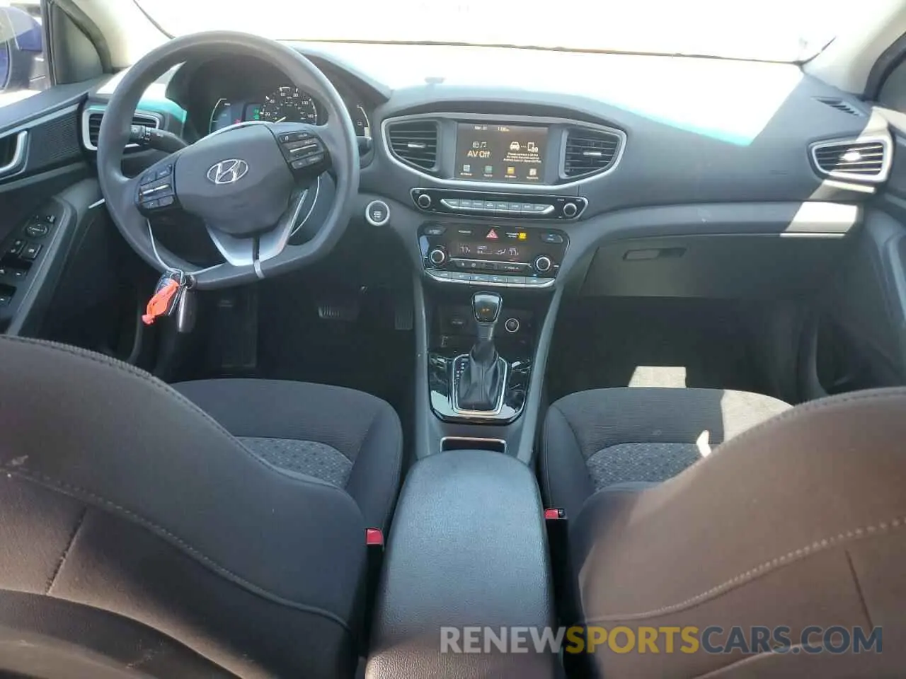 8 fotografías del automóvil dañado KMHC65LC3KU168835 HYUNDAI IONIQ 2019