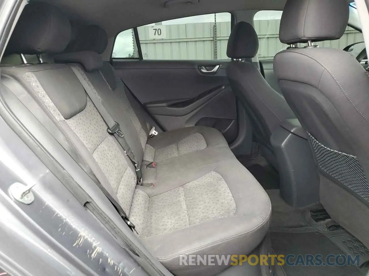 10 fotografías del automóvil dañado KMHC65LC4KU170867 HYUNDAI IONIQ 2019
