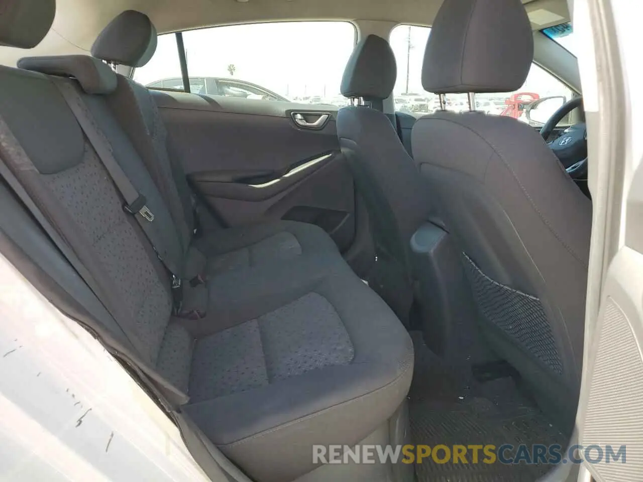 10 fotografías del automóvil dañado KMHC65LC5KU179366 HYUNDAI IONIQ 2019