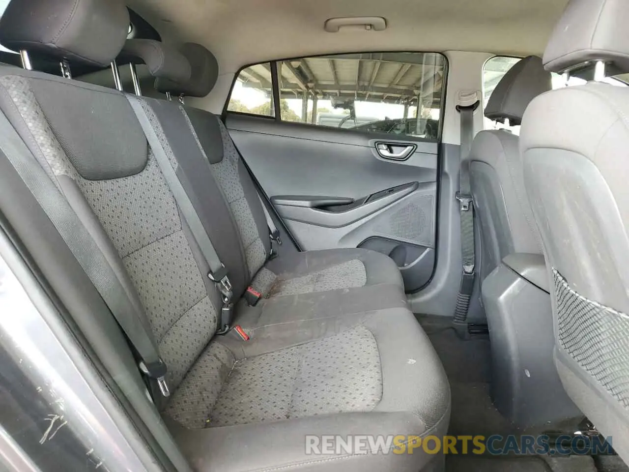 10 fotografías del automóvil dañado KMHC65LC8KU107707 HYUNDAI IONIQ 2019