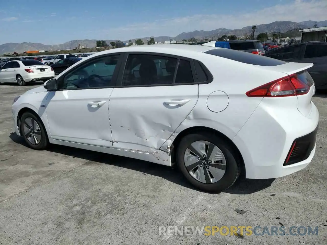 2 fotografías del automóvil dañado KMHC65LC8KU130906 HYUNDAI IONIQ 2019