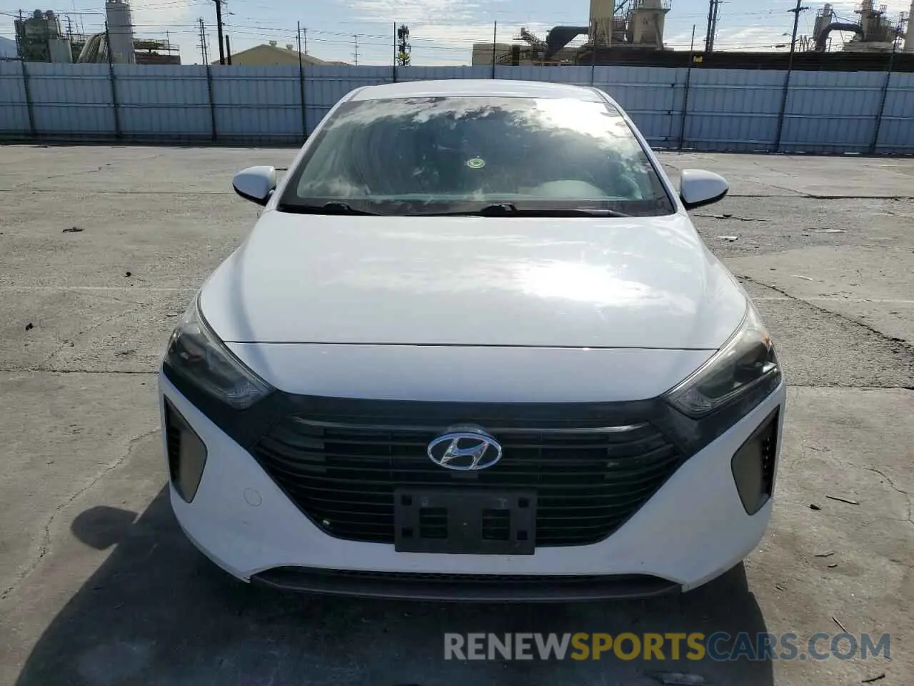 5 fotografías del automóvil dañado KMHC65LC8KU130906 HYUNDAI IONIQ 2019