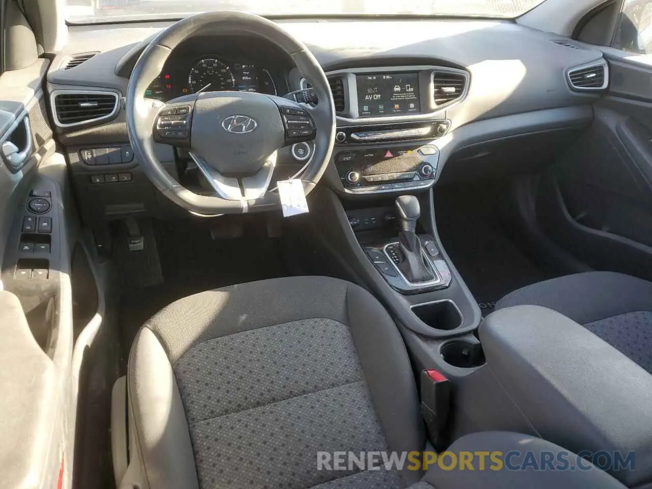 8 fotografías del automóvil dañado KMHC65LD2KU164901 HYUNDAI IONIQ 2019