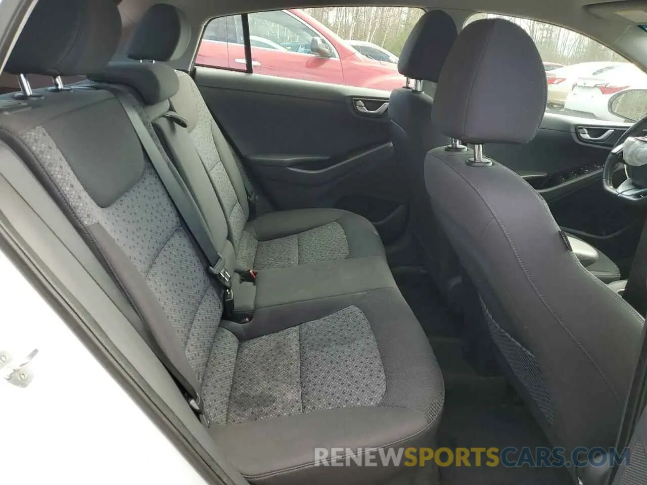 10 fotografías del automóvil dañado KMHC65LD8KU107201 HYUNDAI IONIQ 2019