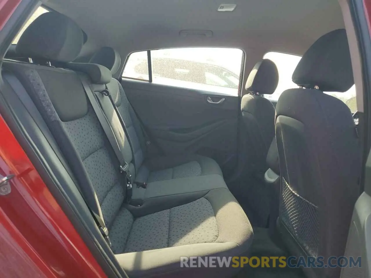 10 fotografías del automóvil dañado KMHC75LC3KU116988 HYUNDAI IONIQ 2019