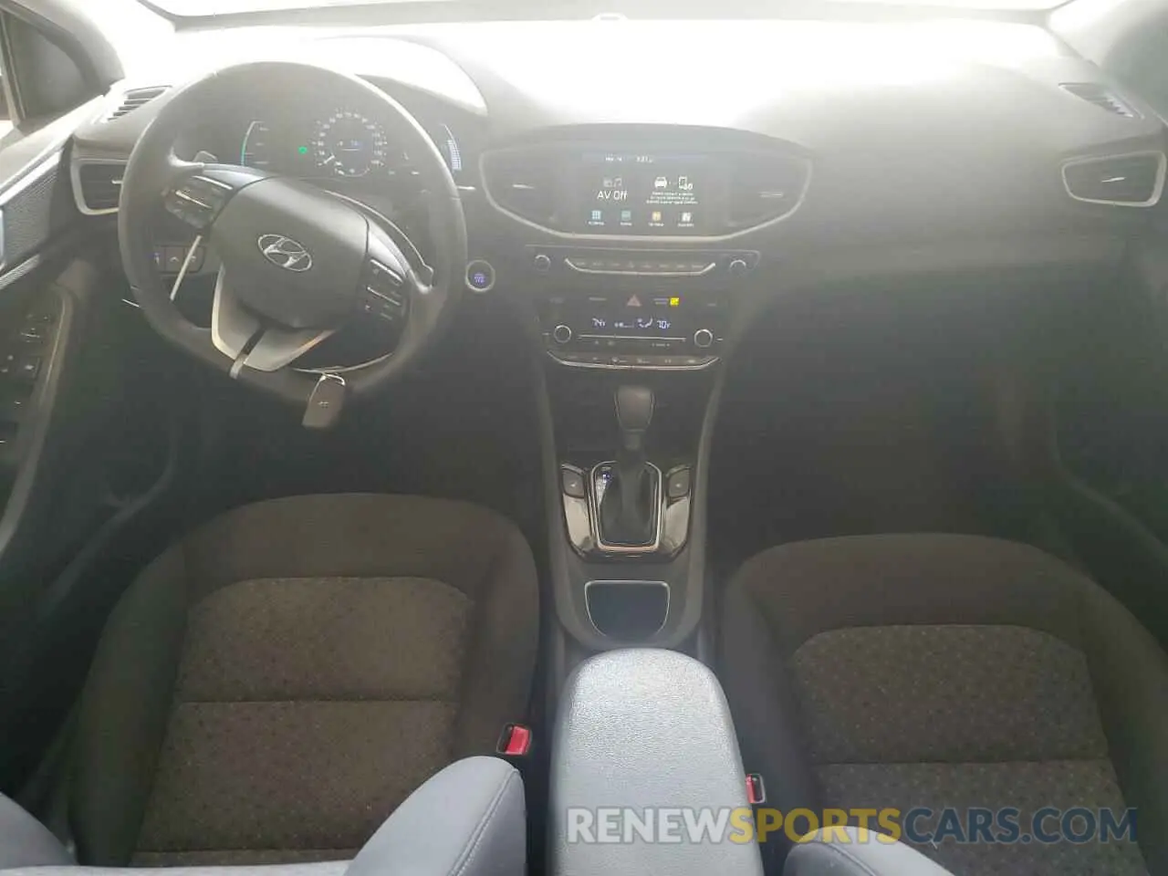 8 fotografías del automóvil dañado KMHC75LC3KU129336 HYUNDAI IONIQ 2019