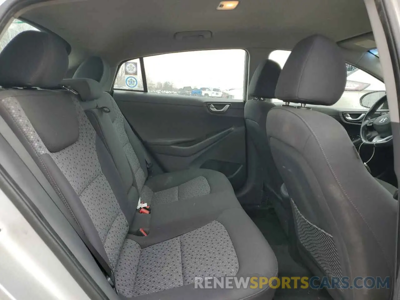 10 fotografías del automóvil dañado KMHC75LC3KU137470 HYUNDAI IONIQ 2019