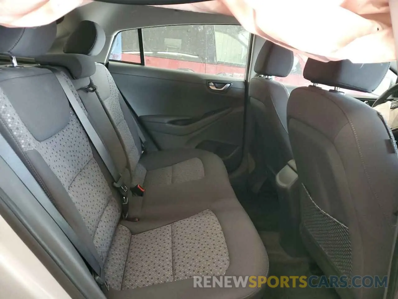 10 fotografías del automóvil dañado KMHC75LC4KU119558 HYUNDAI IONIQ 2019