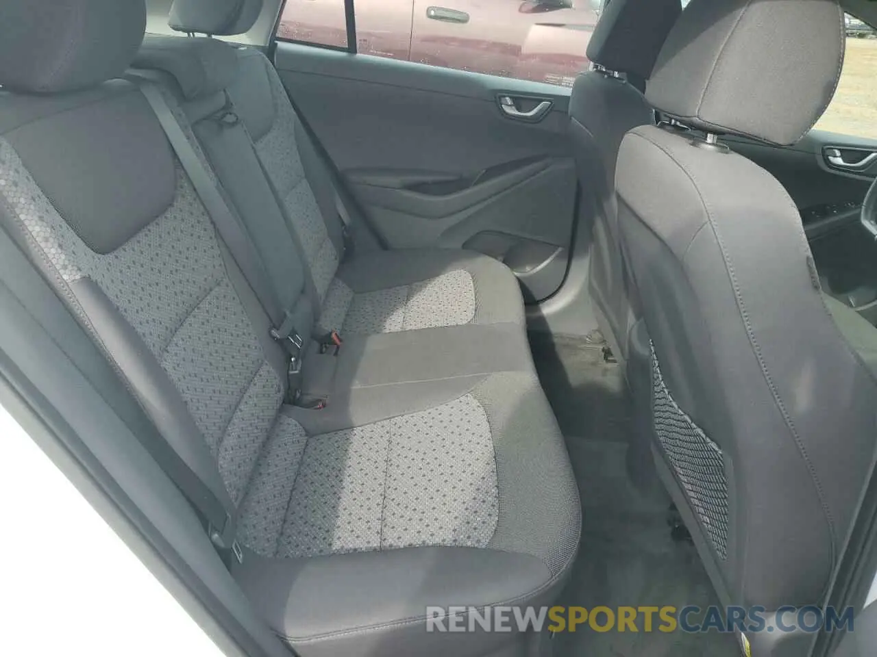 10 fotografías del automóvil dañado KMHC75LC8KU106750 HYUNDAI IONIQ 2019