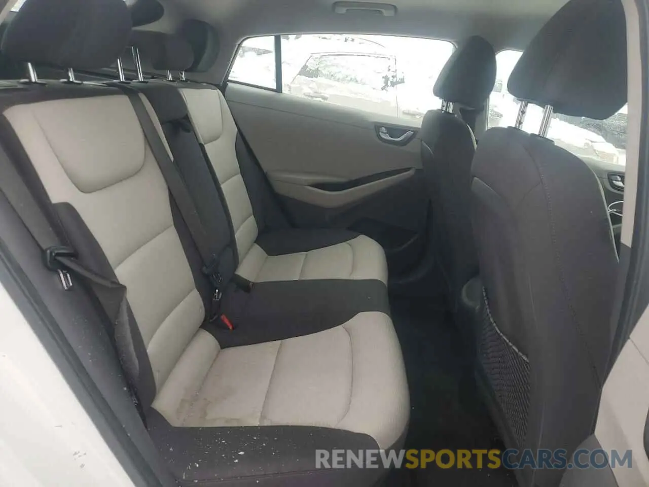 10 fotografías del automóvil dañado KMHC75LC8KU136654 HYUNDAI IONIQ 2019