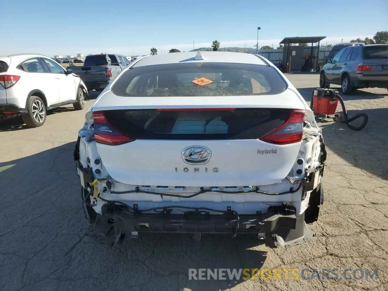 6 fotografías del automóvil dañado KMHC75LCXKU124716 HYUNDAI IONIQ 2019