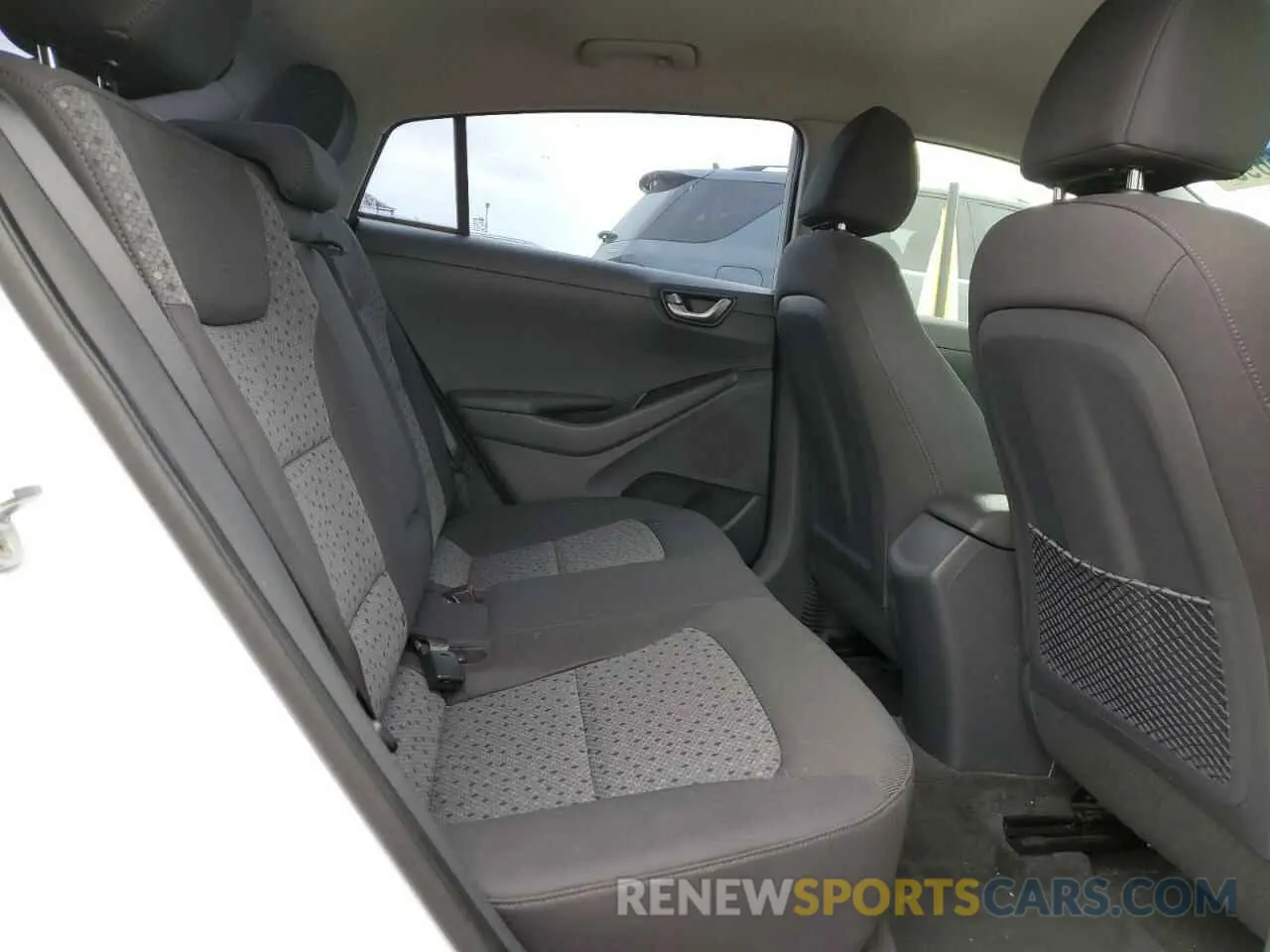 10 fotografías del automóvil dañado KMHC75LH4KU045263 HYUNDAI IONIQ 2019