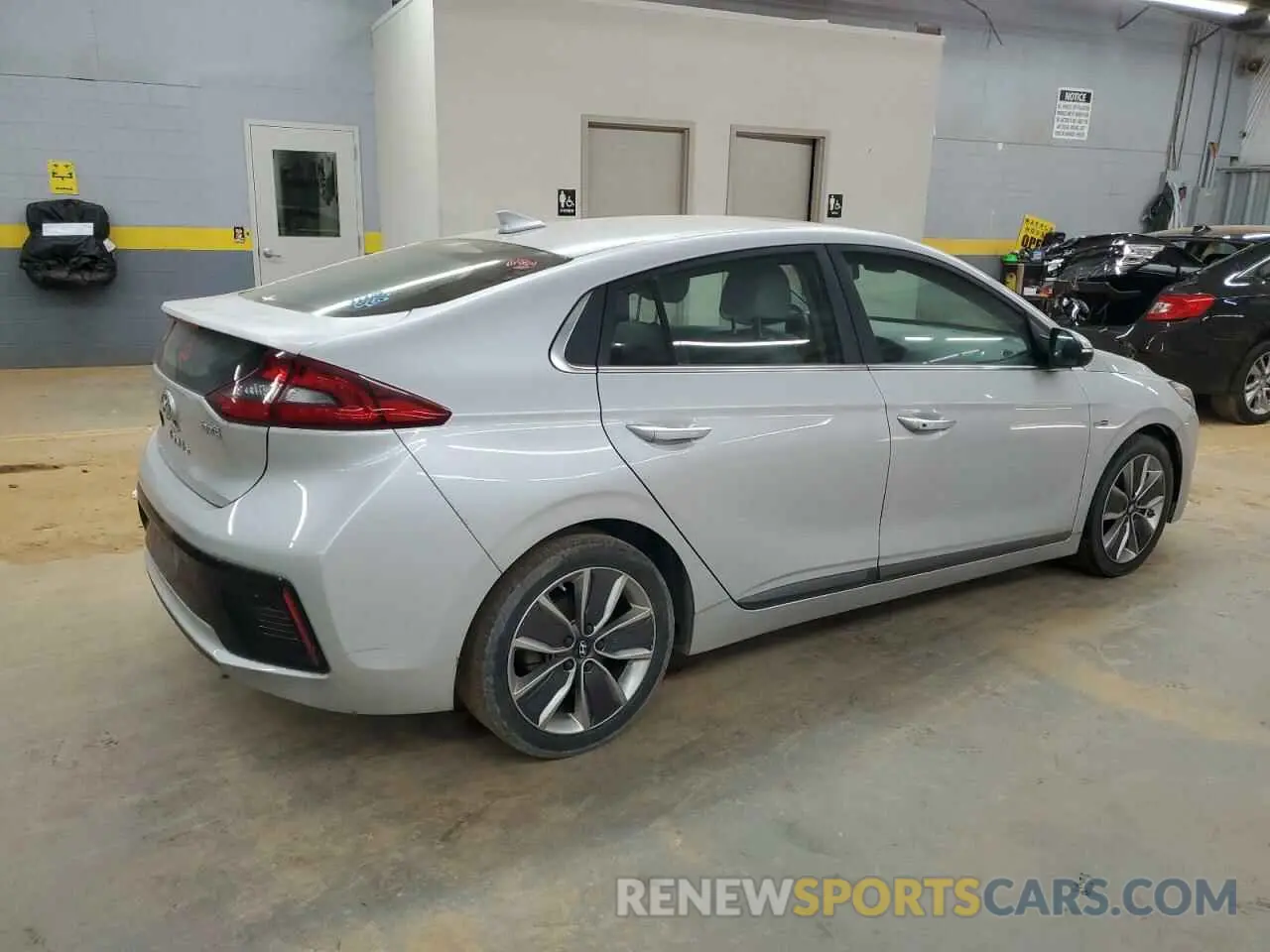 3 fotografías del automóvil dañado KMHC85LC1KU110801 HYUNDAI IONIQ 2019