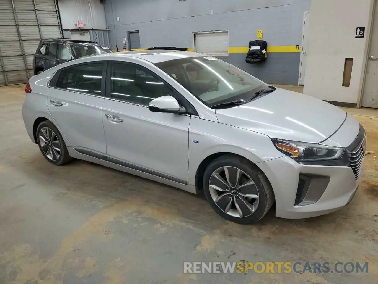 4 fotografías del automóvil dañado KMHC85LC1KU110801 HYUNDAI IONIQ 2019