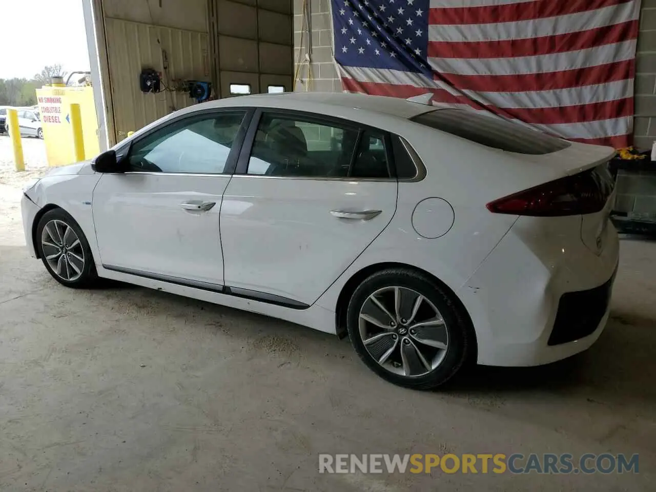 2 fotografías del automóvil dañado KMHC85LC6KU115539 HYUNDAI IONIQ 2019